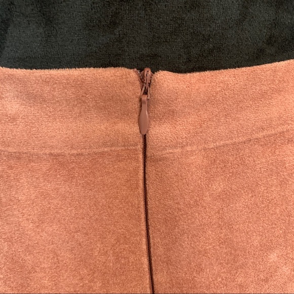 Lulu’s suede skirt - Picture 7 of 8